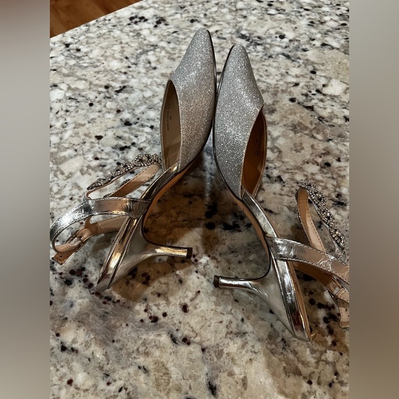 I. Miller Women’s Bryanna Buckle Pointed Toe Silver Sparkly Pumps Size 10 - Picture 3 of 7